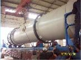 巴西污泥烘干機車間吊裝現(xiàn)場